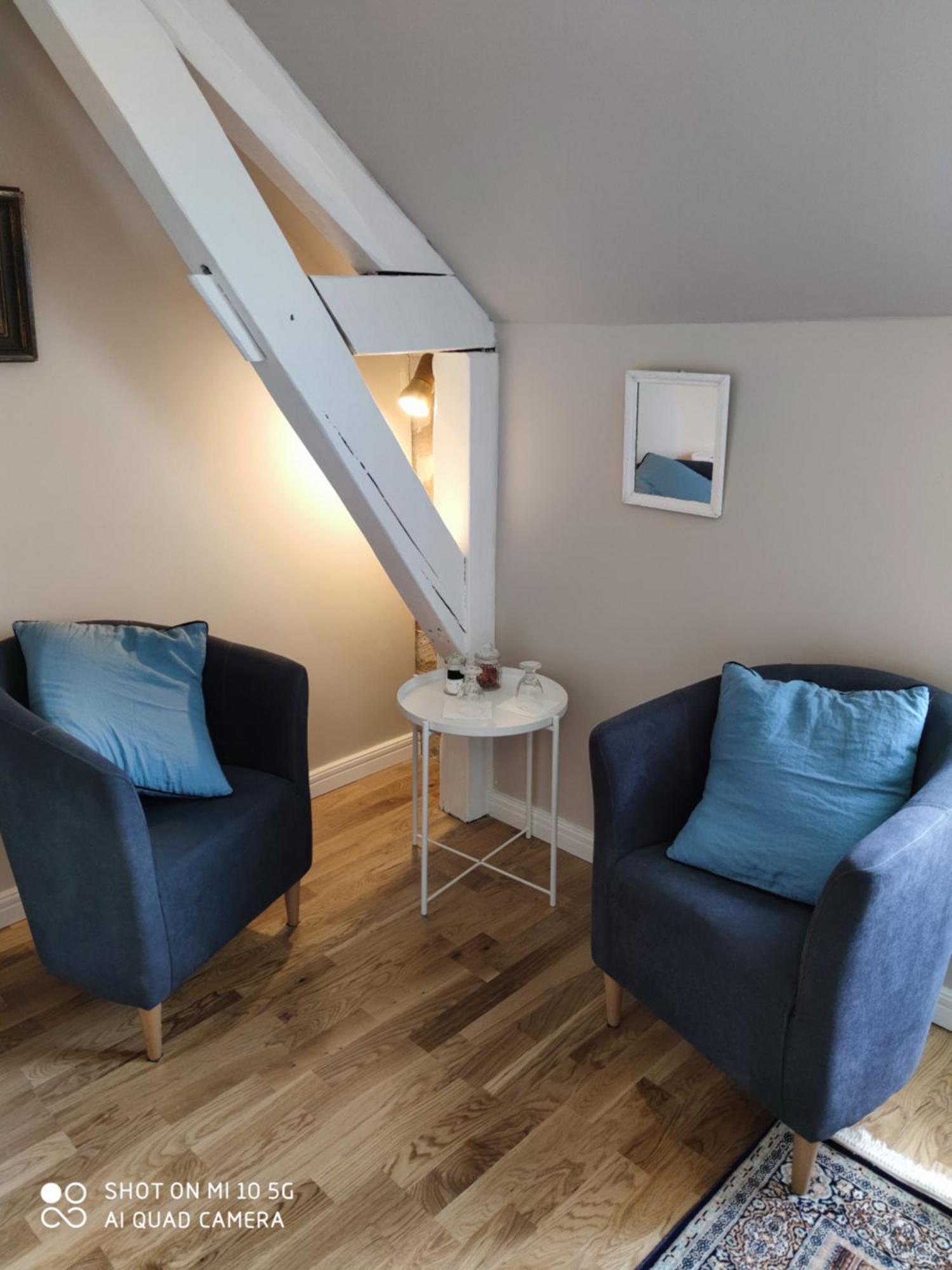 Reves & Riviere Bed & Breakfast Room photo